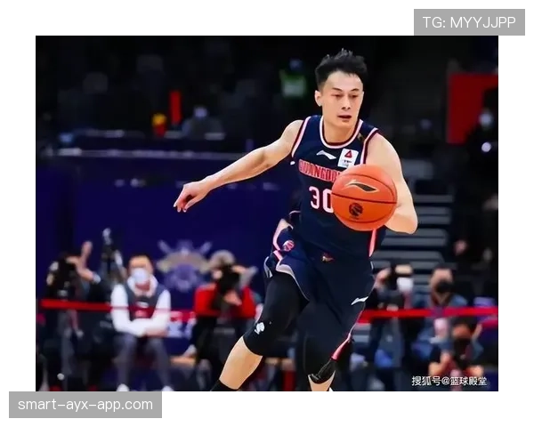 洛迪回撤主导后场传控 压制对位球员连续制造威胁 洛迪回撤主导后场传控 压制对位球员连续制造威胁